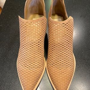 New Dolce Vita Saddle Nubuck suede booties, sz 10